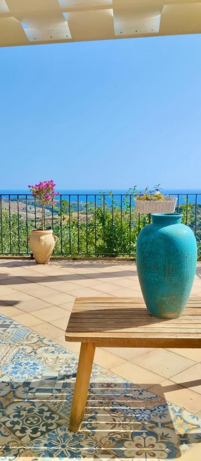 Villa Immersa In Oliveto Vista Mare シャッカ エクステリア 写真